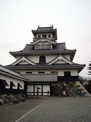 http://all-castles.com/media/img/castles/Nagahama_Castle1.jpg